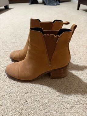 Toms Tan Leather Chelsea Ankle Boots